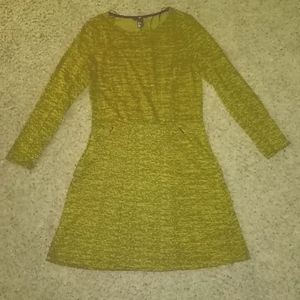 H&M yellow and black long sleeve dress women's size Medium.